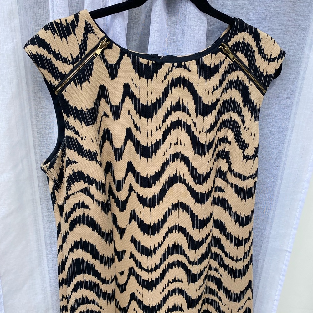 Worn once size 16 cap sleeve knee length dress